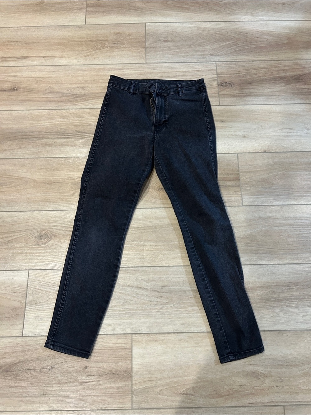 H&M black skinny jeans size 4
